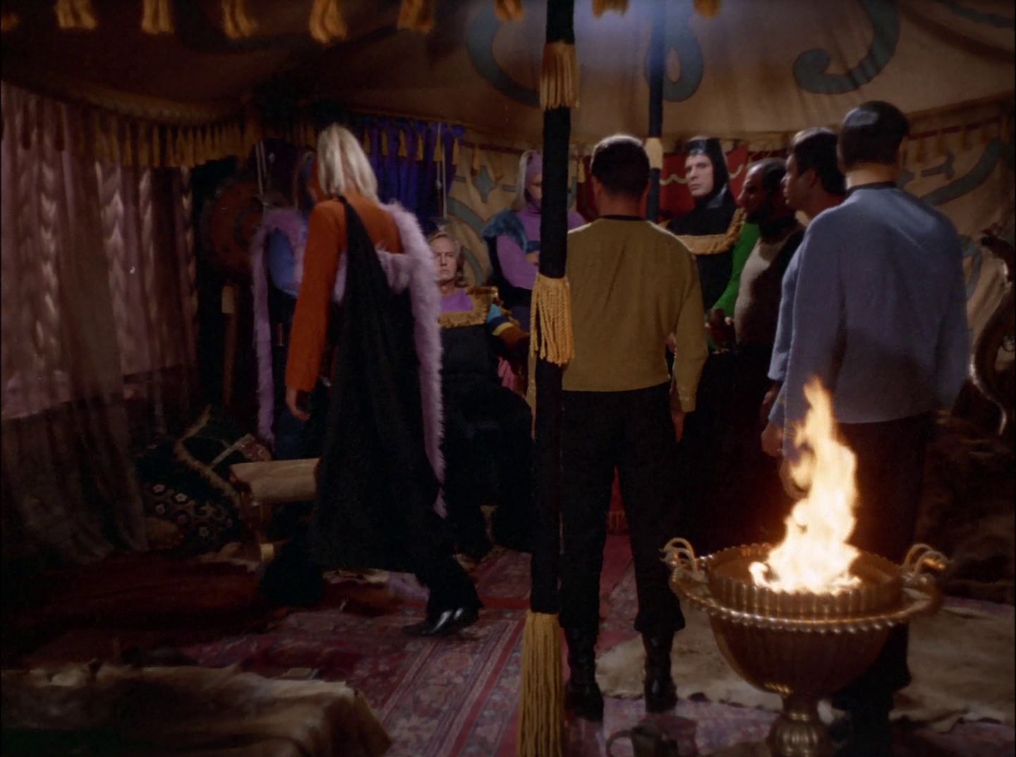extant_StarTrek_2x11-FridaysChild_0643.jpg