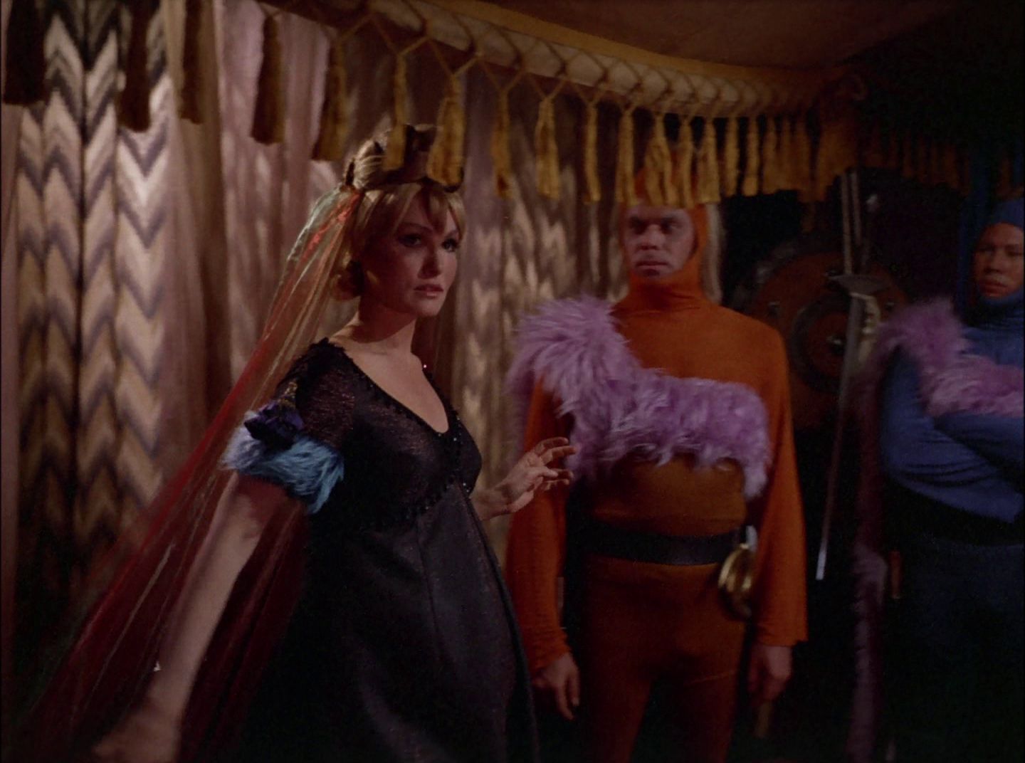 extant_StarTrek_2x11-FridaysChild_0652.jpg