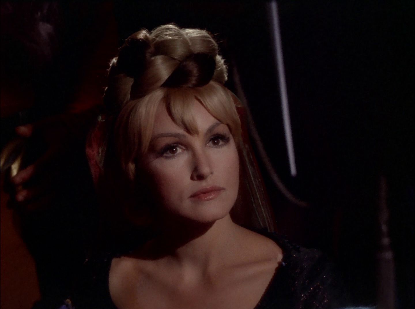 extant_StarTrek_2x11-FridaysChild_0668.jpg