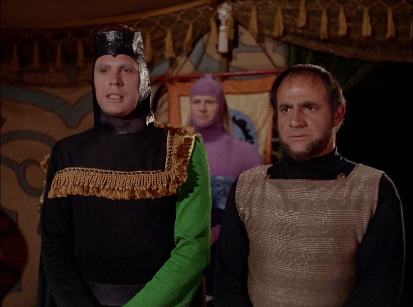 extant_StarTrek_2x11-FridaysChild_0722.jpg