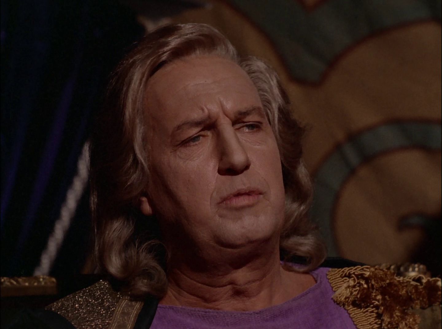 extant_StarTrek_2x11-FridaysChild_0725.jpg
