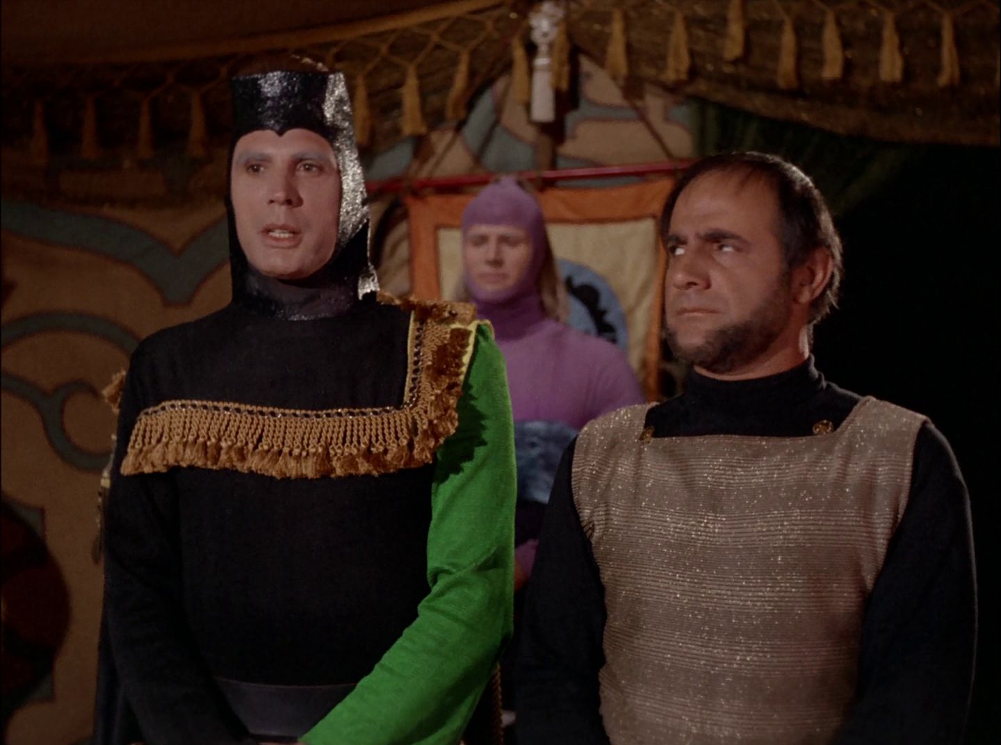 extant_StarTrek_2x11-FridaysChild_0729.jpg