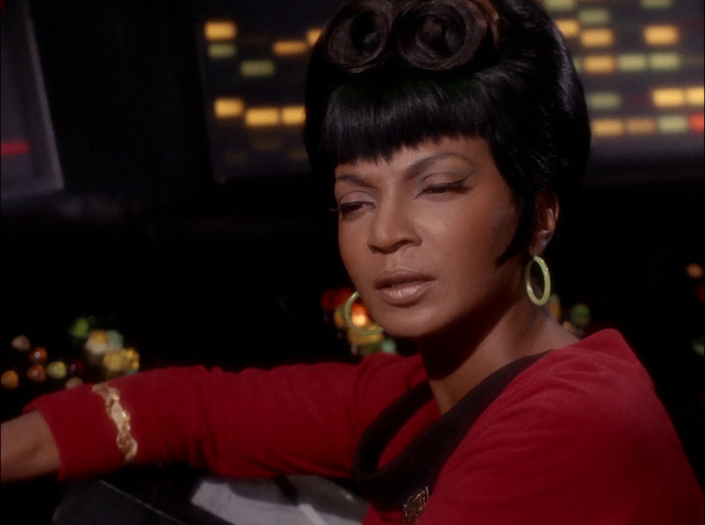 extant_StarTrek_2x11-FridaysChild_0941.jpg