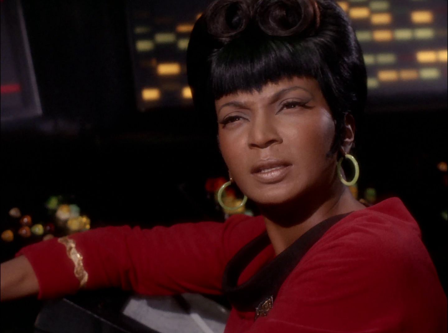 extant_StarTrek_2x11-FridaysChild_0942.jpg