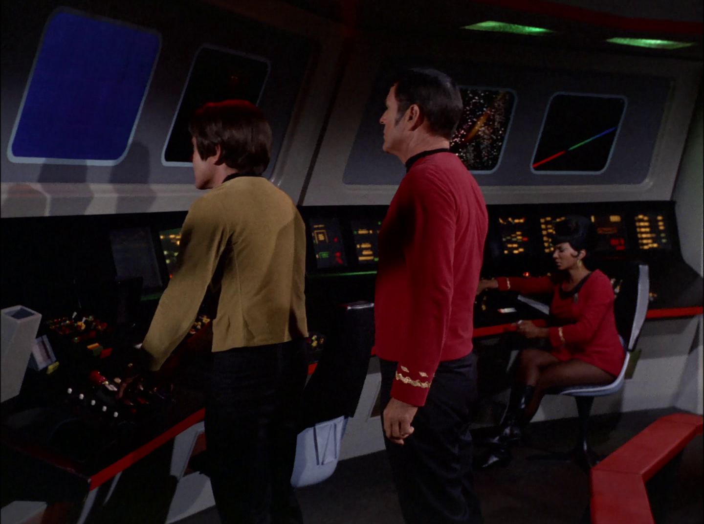 extant_StarTrek_2x11-FridaysChild_0948.jpg