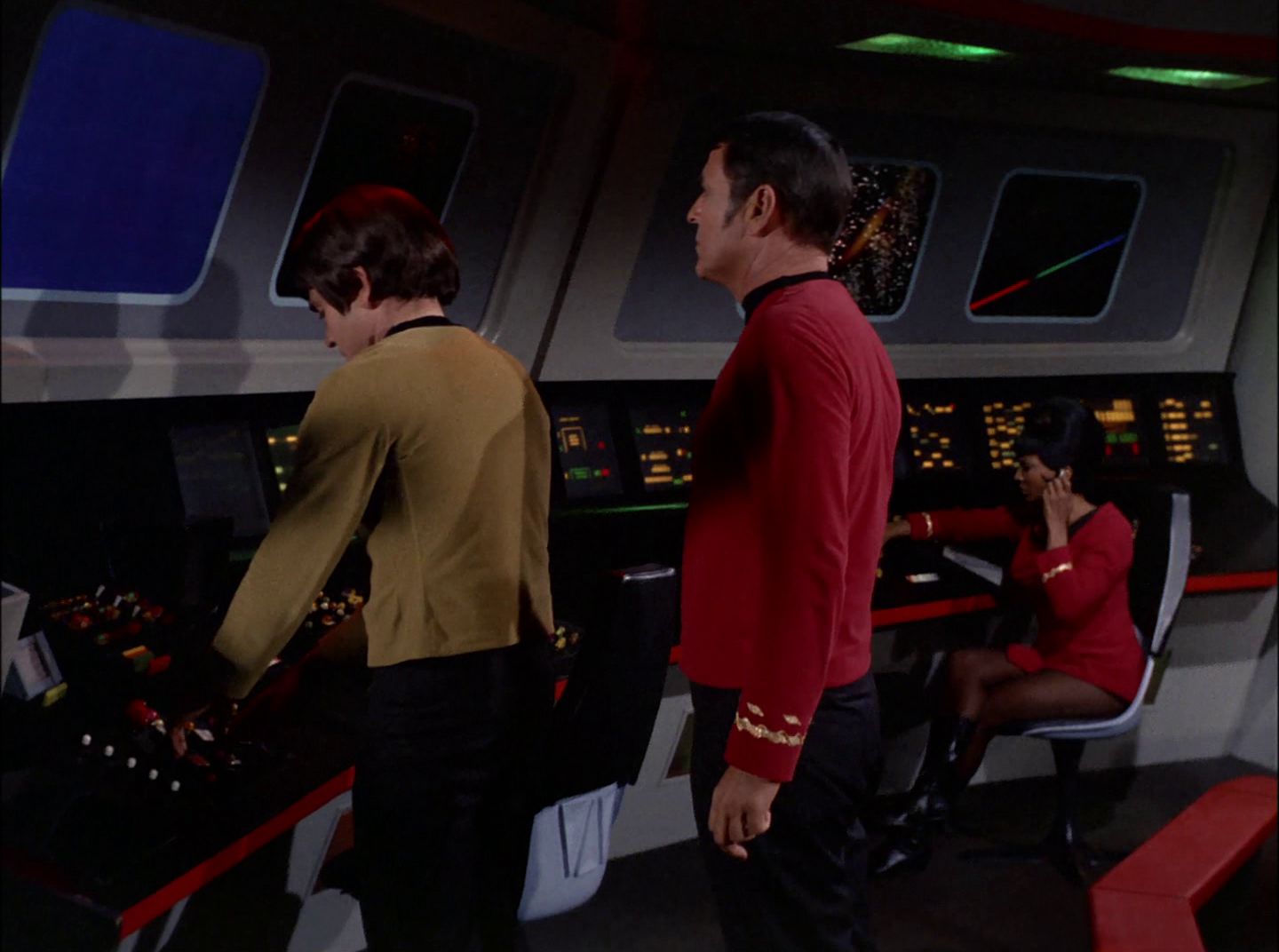 extant_StarTrek_2x11-FridaysChild_0949.jpg