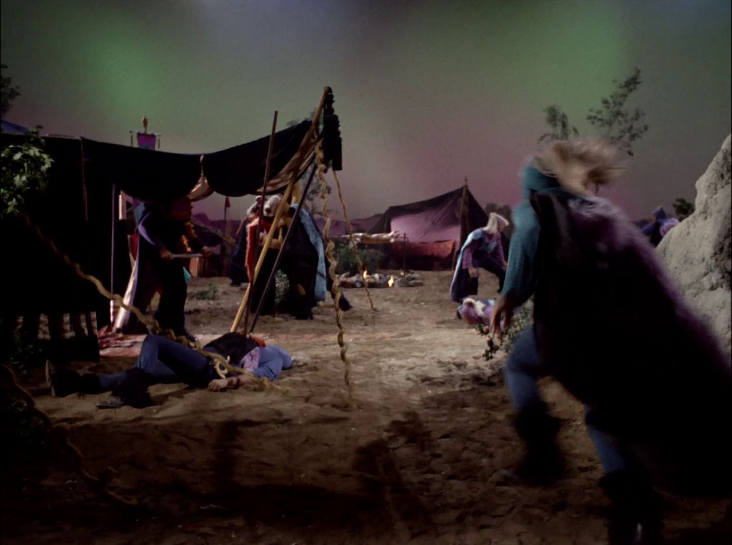 extant_StarTrek_2x11-FridaysChild_0958.jpg