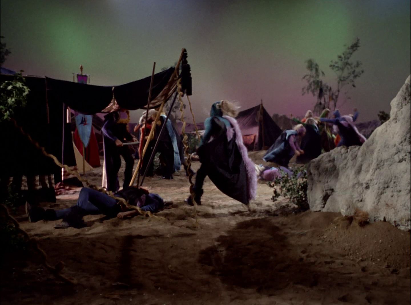 extant_StarTrek_2x11-FridaysChild_0959.jpg
