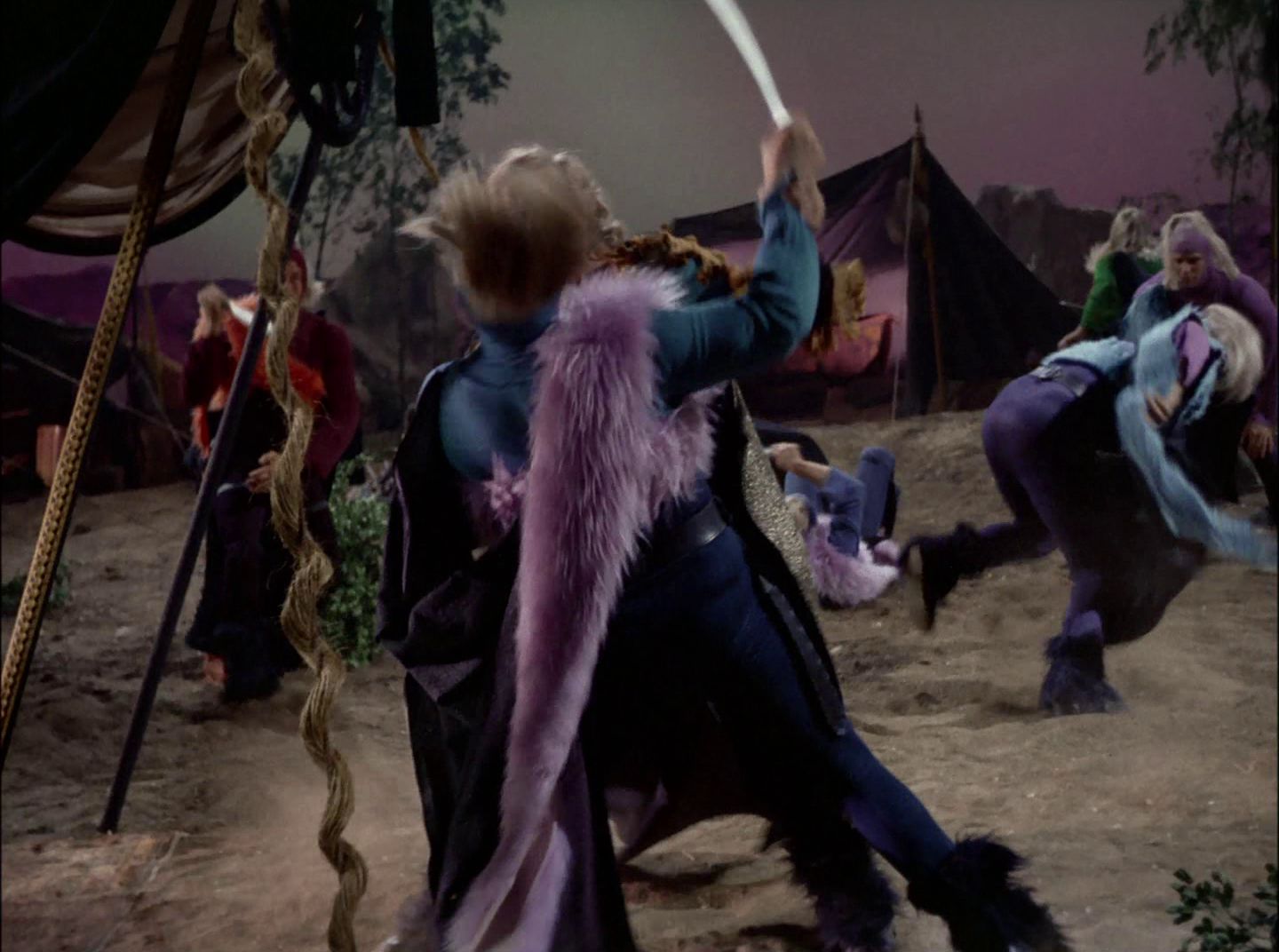 extant_StarTrek_2x11-FridaysChild_0983.jpg