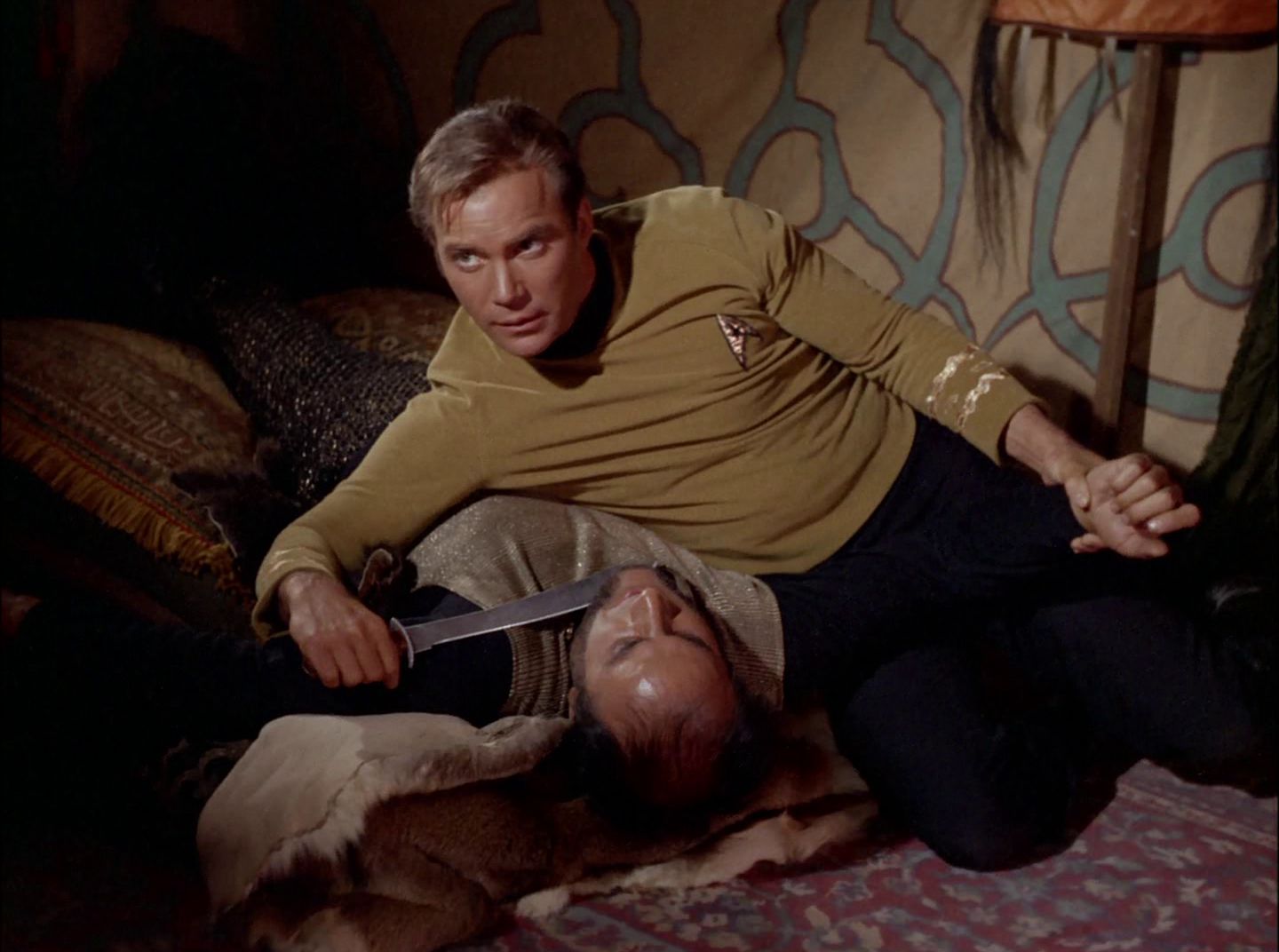 extant_StarTrek_2x11-FridaysChild_1034.jpg