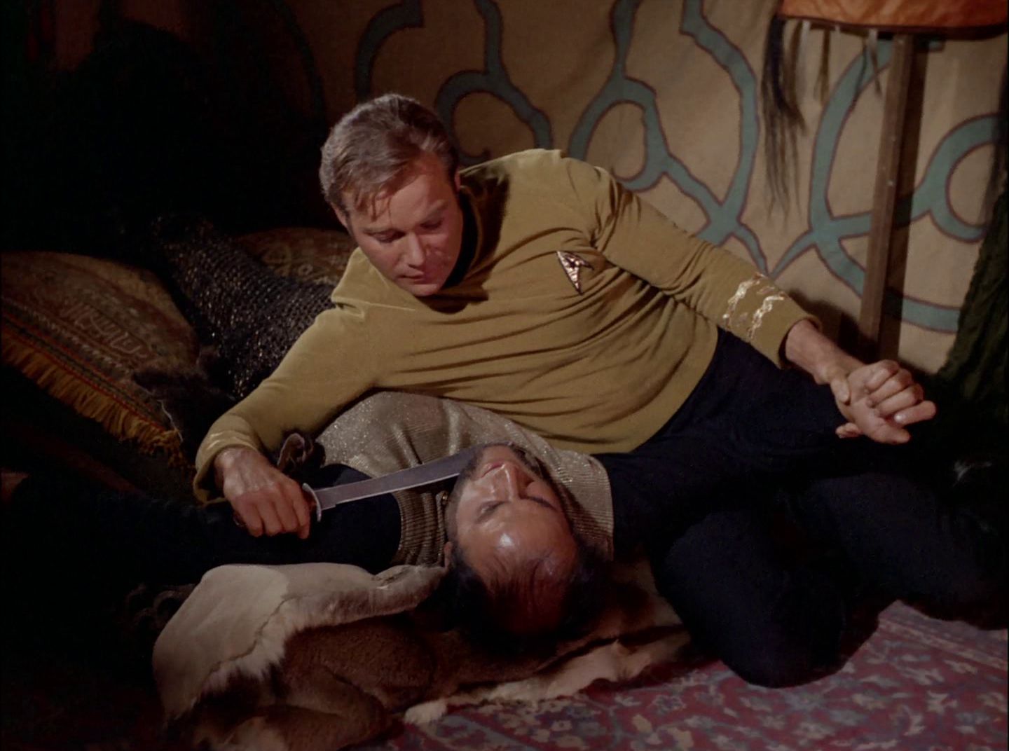 extant_StarTrek_2x11-FridaysChild_1036.jpg