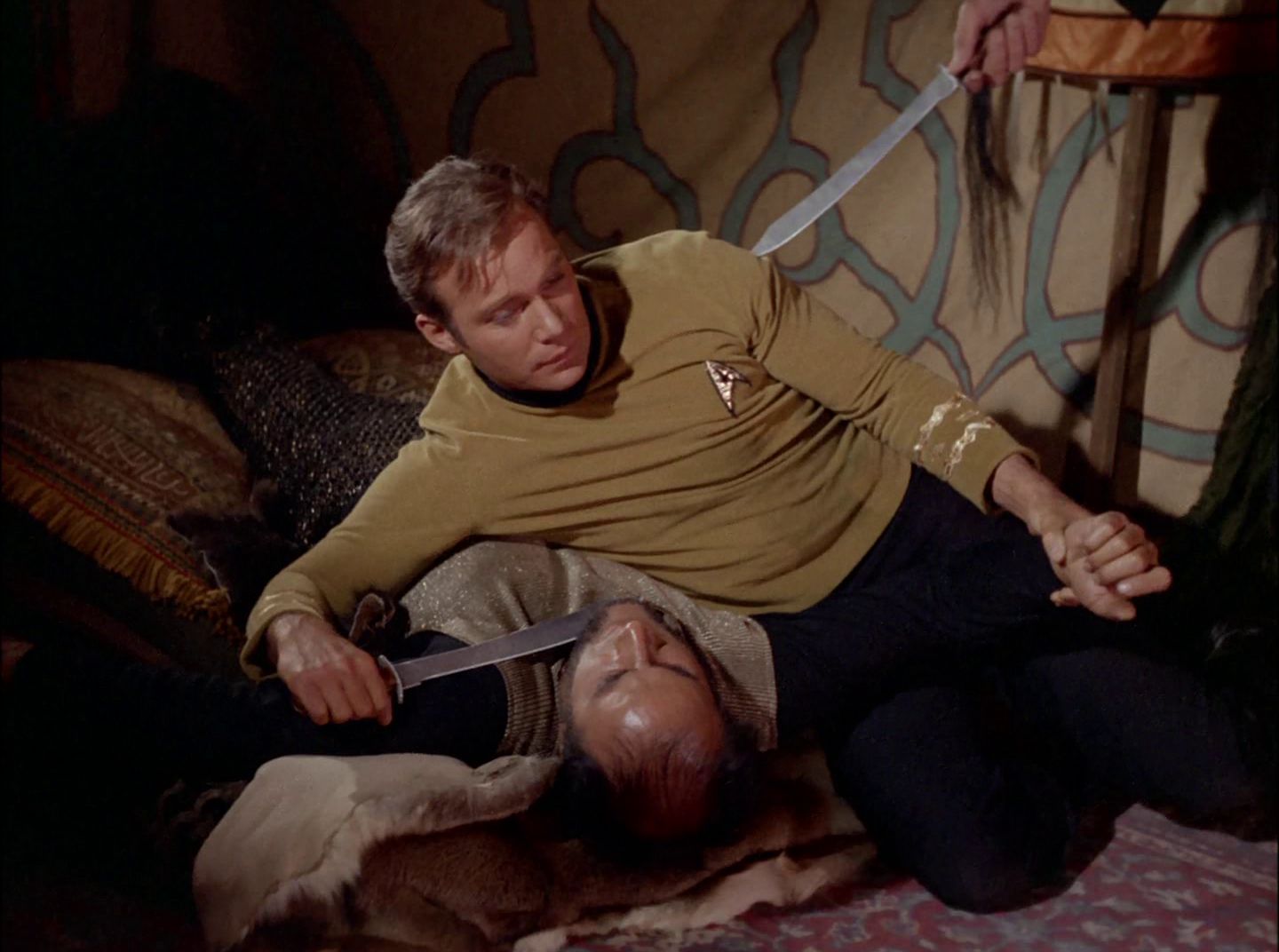 extant_StarTrek_2x11-FridaysChild_1041.jpg