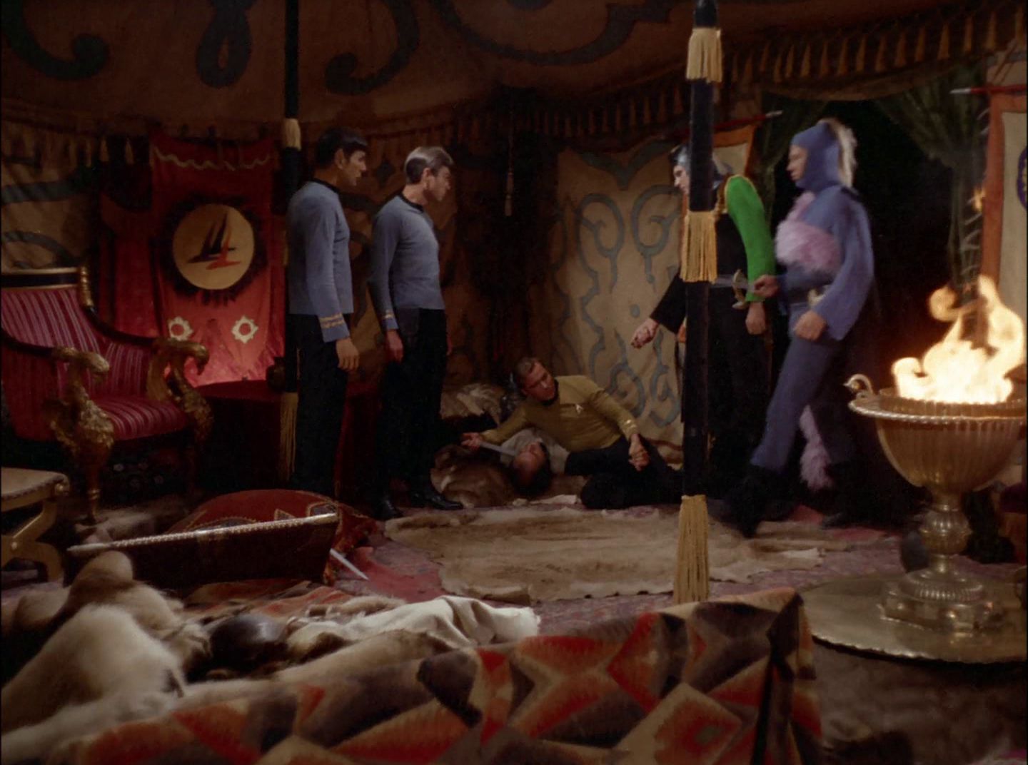 extant_StarTrek_2x11-FridaysChild_1044.jpg