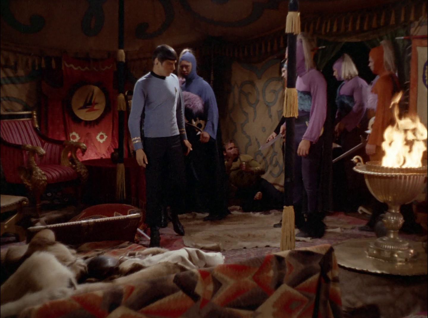 extant_StarTrek_2x11-FridaysChild_1049.jpg