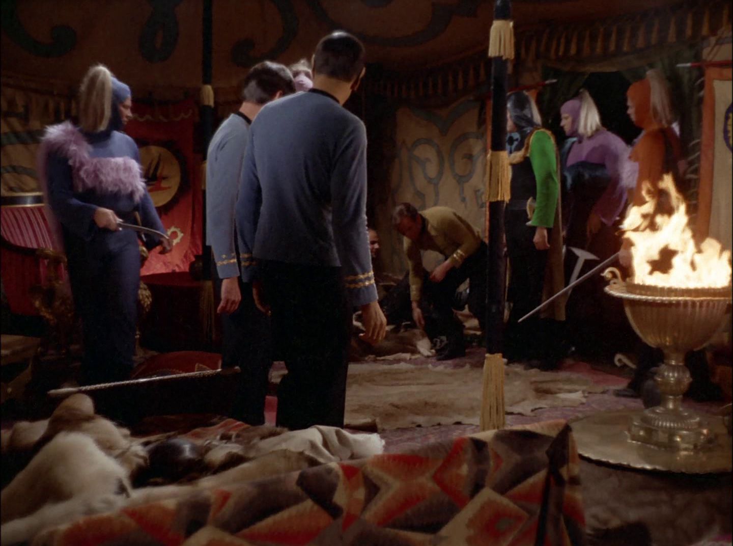 extant_StarTrek_2x11-FridaysChild_1054.jpg