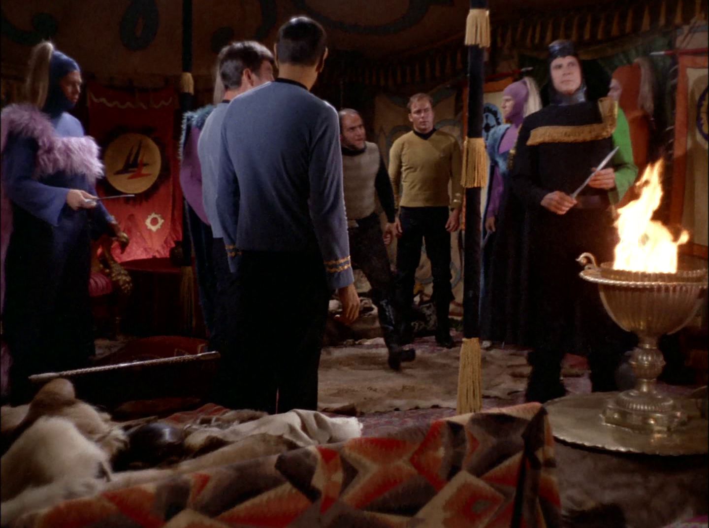 extant_StarTrek_2x11-FridaysChild_1066.jpg