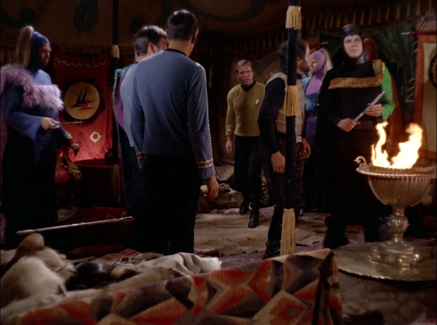 extant_StarTrek_2x11-FridaysChild_1068.jpg