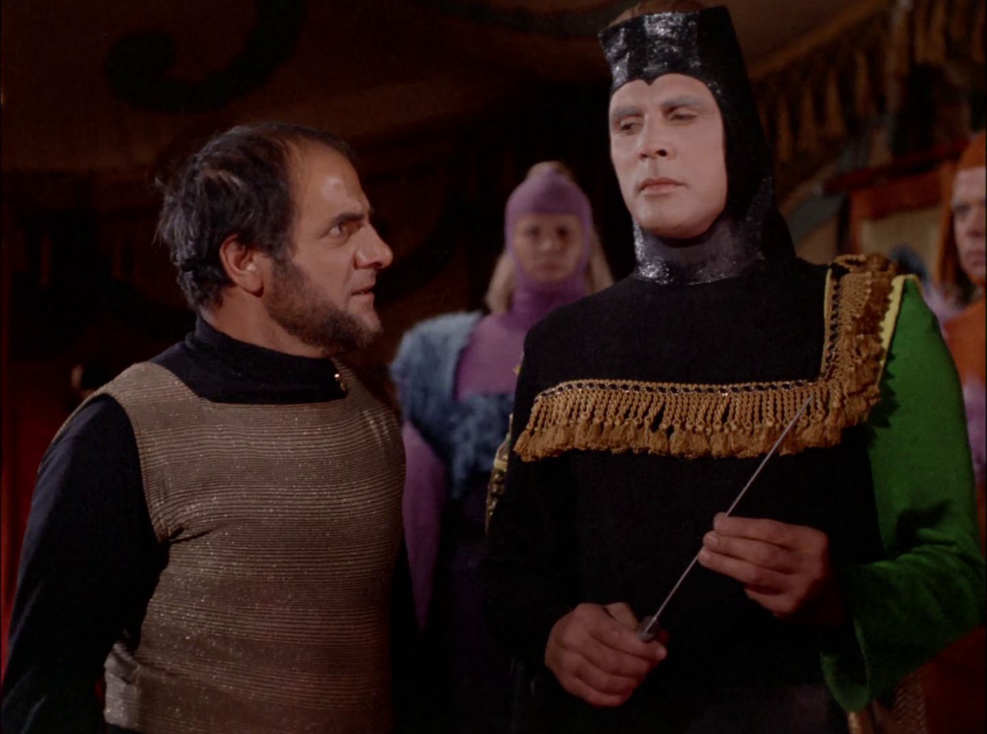 extant_StarTrek_2x11-FridaysChild_1085.jpg