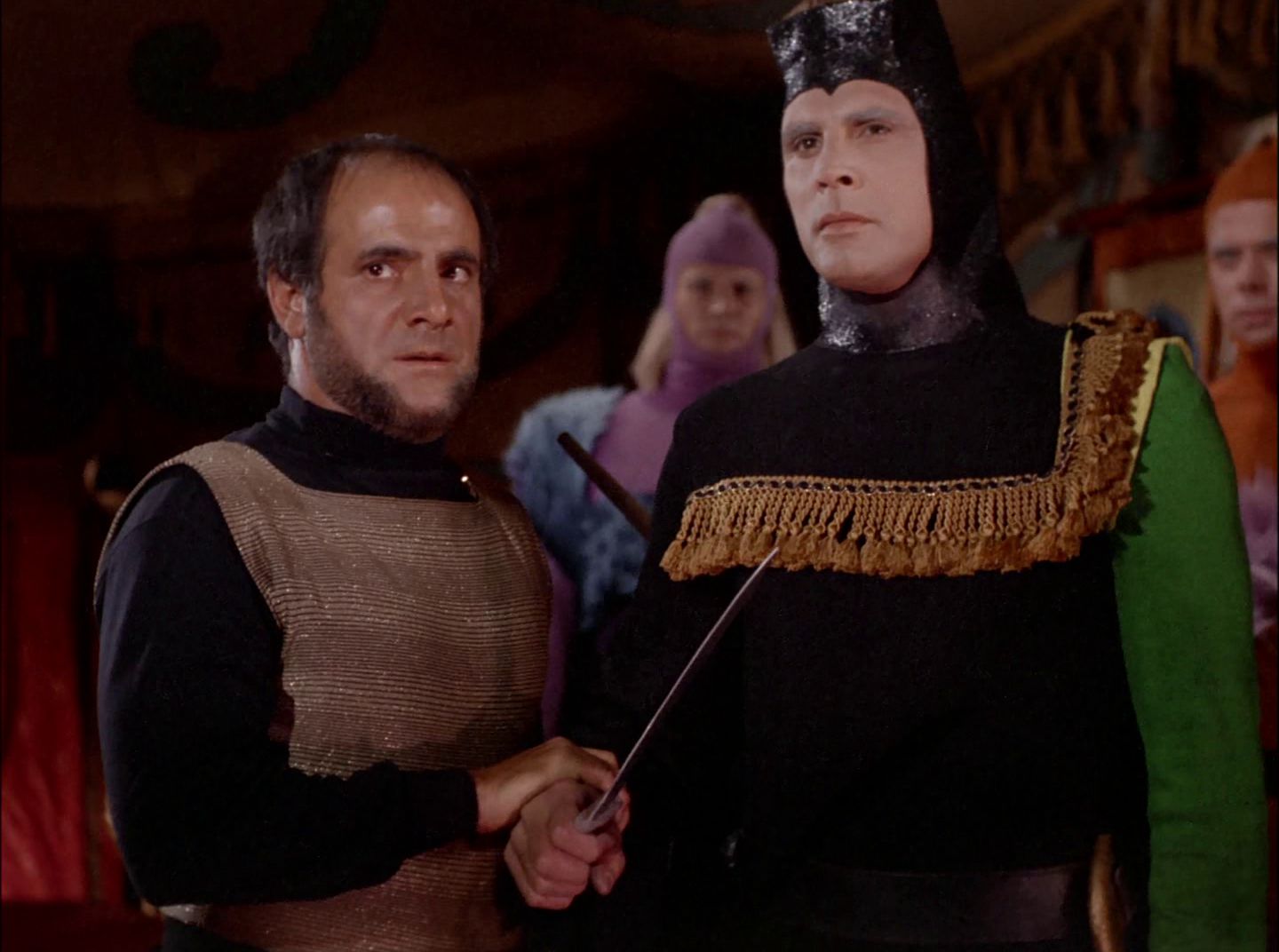 extant_StarTrek_2x11-FridaysChild_1091.jpg