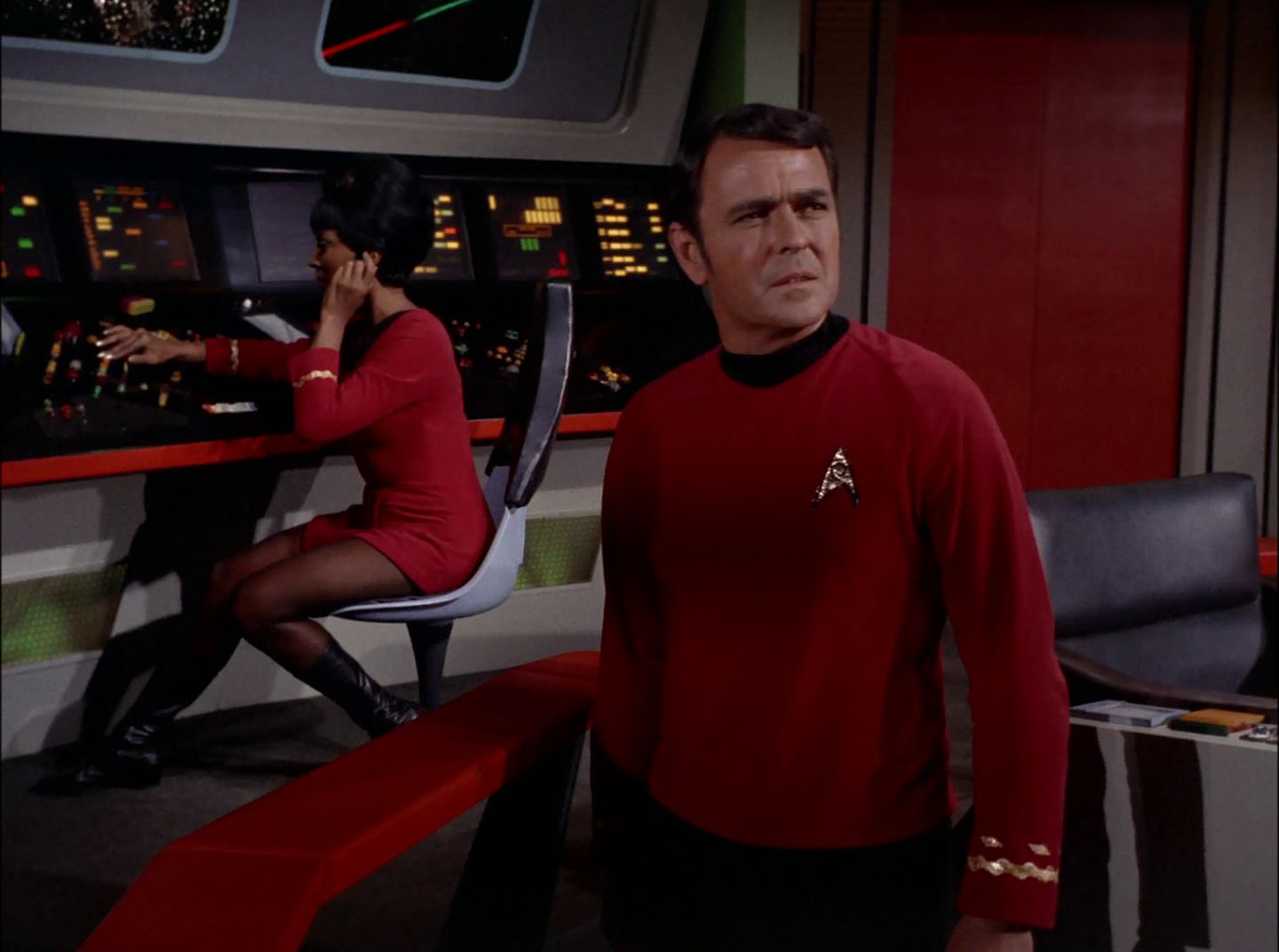 extant_StarTrek_2x11-FridaysChild_1136.jpg