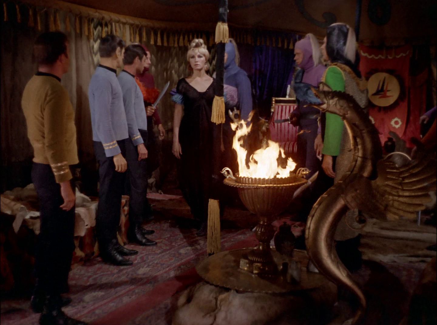 extant_StarTrek_2x11-FridaysChild_1178.jpg