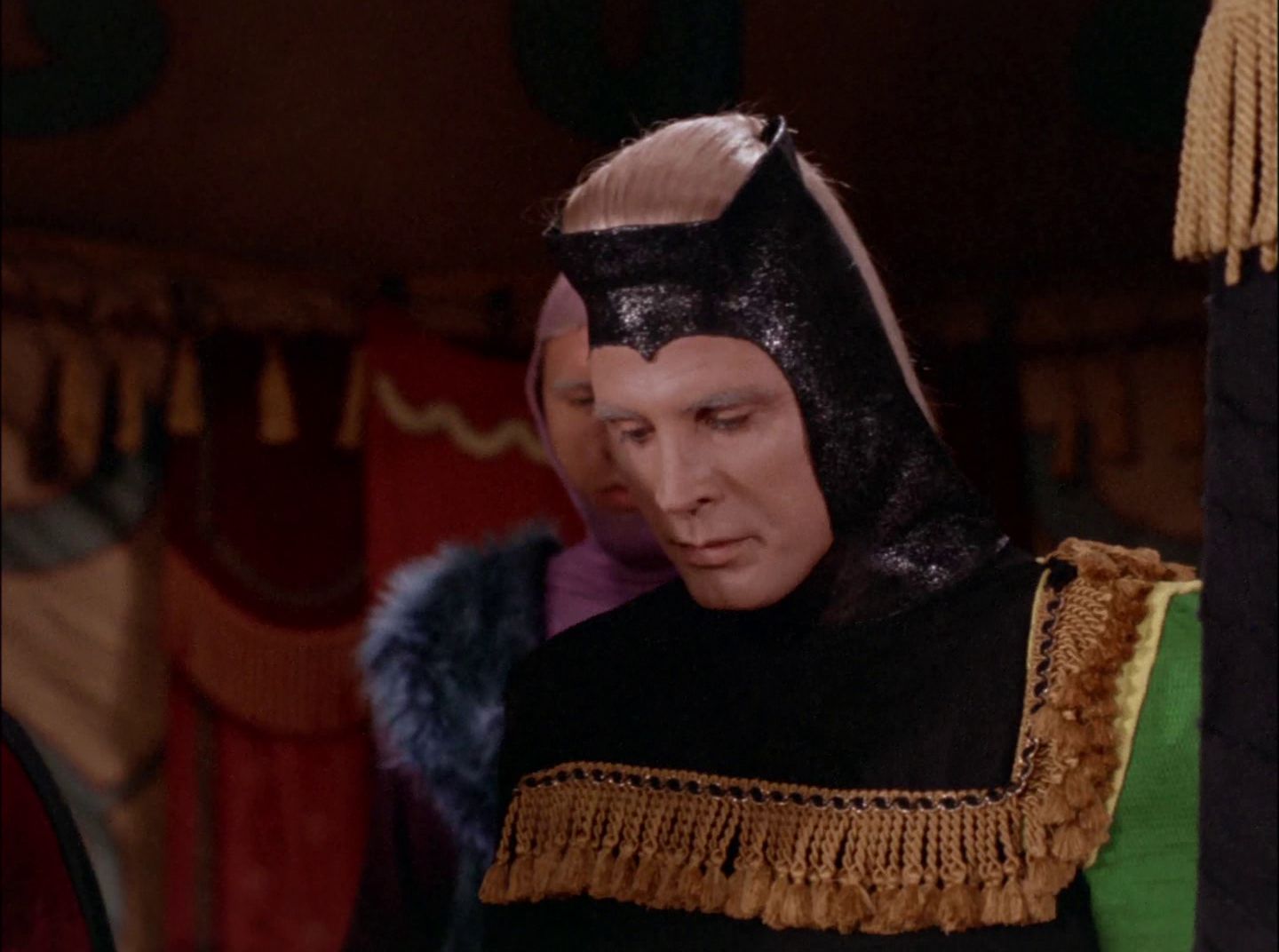 extant_StarTrek_2x11-FridaysChild_1183.jpg