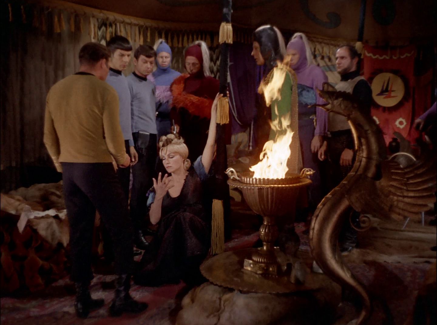 extant_StarTrek_2x11-FridaysChild_1190.jpg