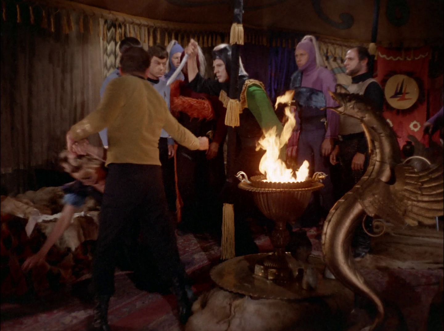 extant_StarTrek_2x11-FridaysChild_1203.jpg
