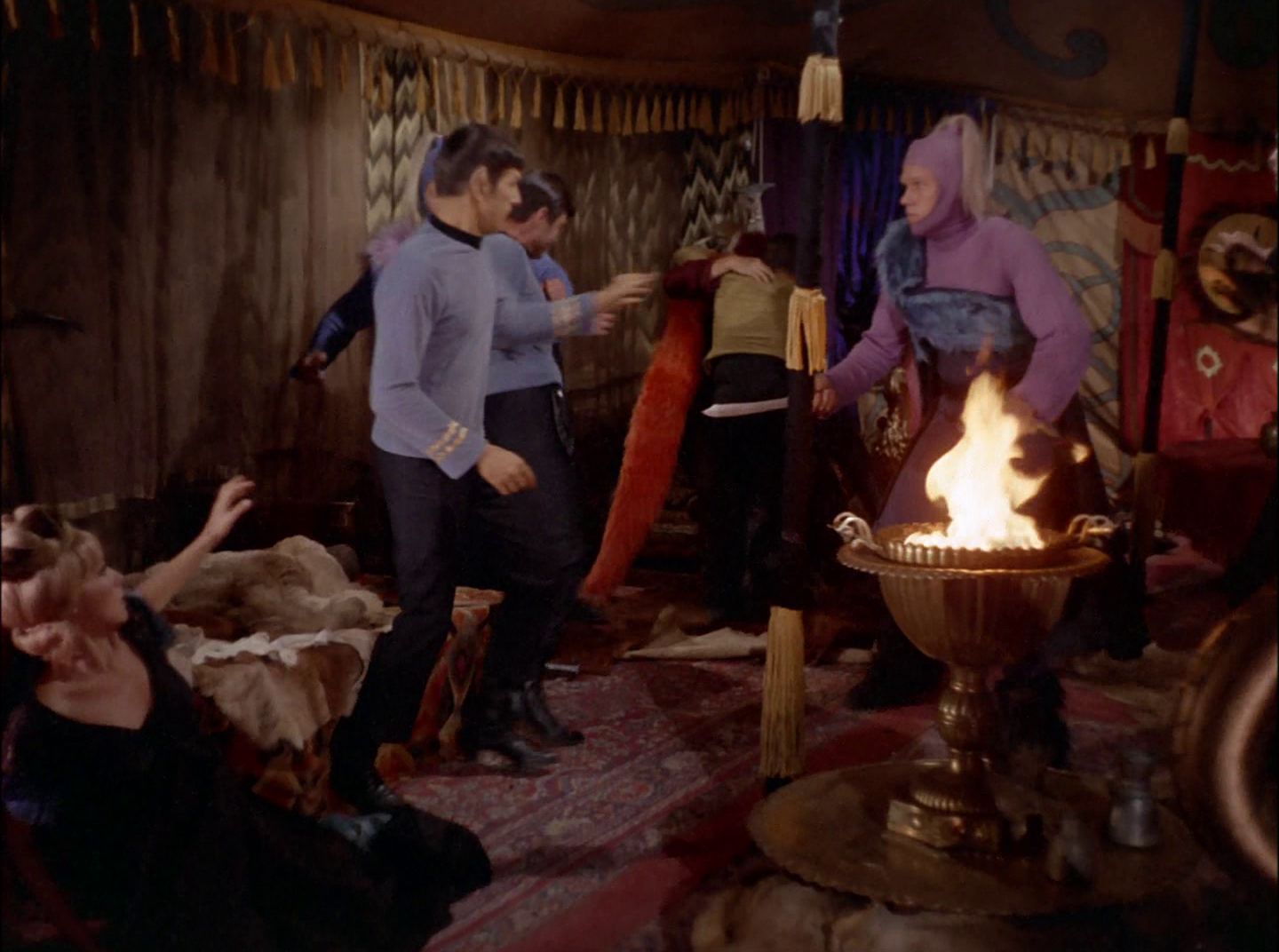 extant_StarTrek_2x11-FridaysChild_1207.jpg