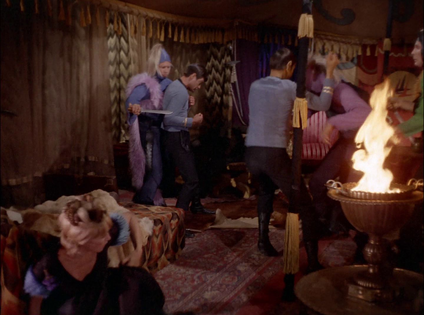 extant_StarTrek_2x11-FridaysChild_1208.jpg