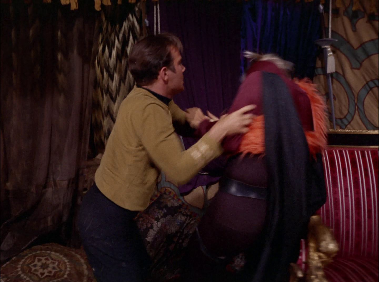 extant_StarTrek_2x11-FridaysChild_1215.jpg
