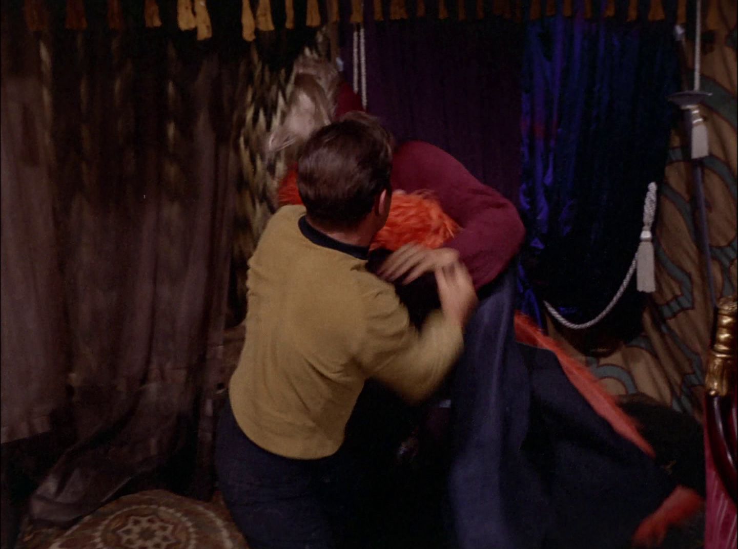 extant_StarTrek_2x11-FridaysChild_1216.jpg