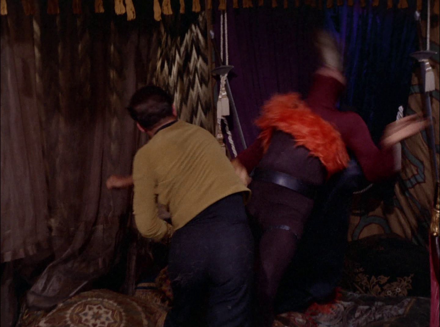 extant_StarTrek_2x11-FridaysChild_1217.jpg