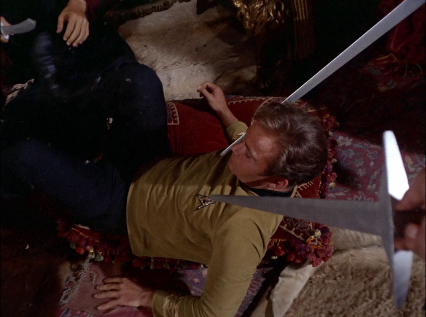 extant_StarTrek_2x11-FridaysChild_1229.jpg