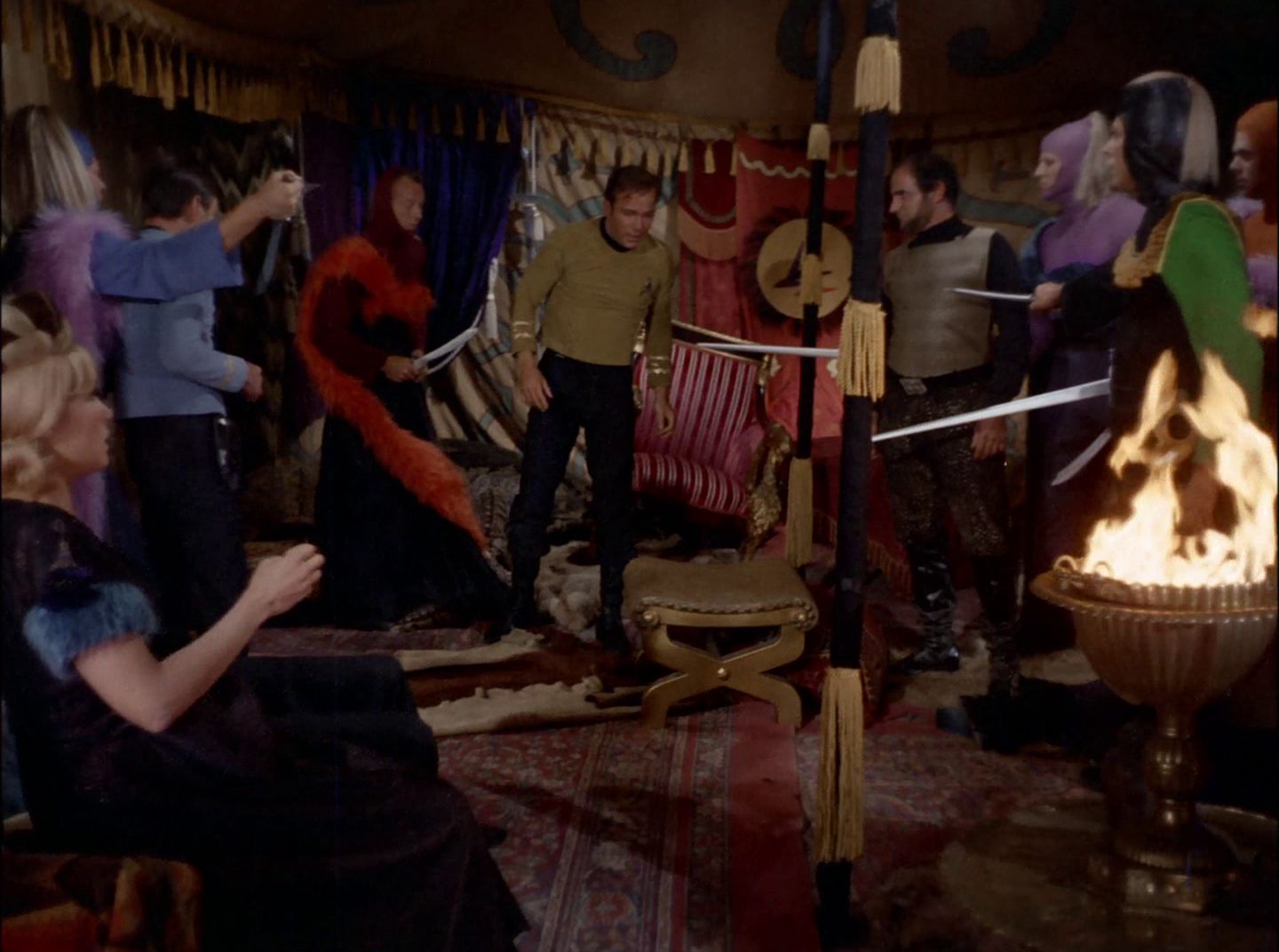 extant_StarTrek_2x11-FridaysChild_1238.jpg