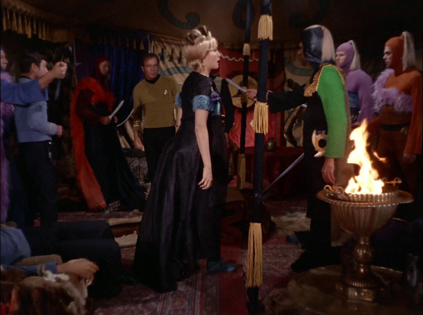 extant_StarTrek_2x11-FridaysChild_1254.jpg