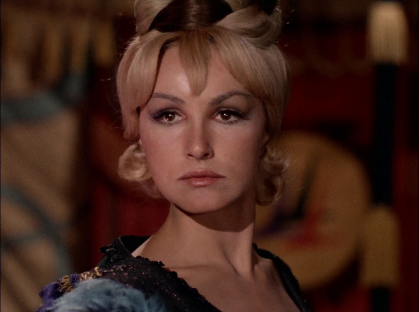 extant_StarTrek_2x11-FridaysChild_1263.jpg