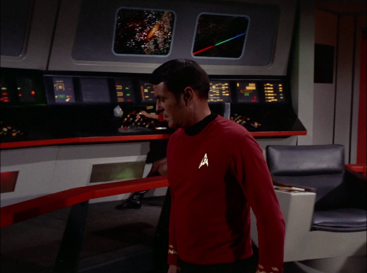 extant_StarTrek_2x11-FridaysChild_1286.jpg