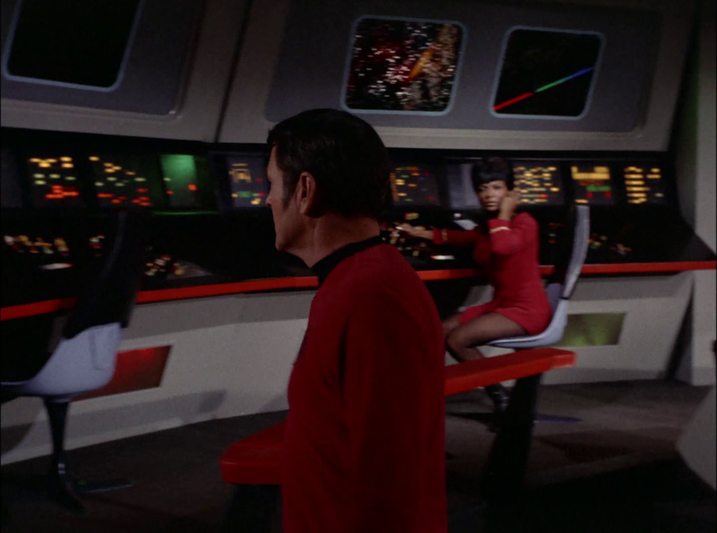 extant_StarTrek_2x11-FridaysChild_1287.jpg