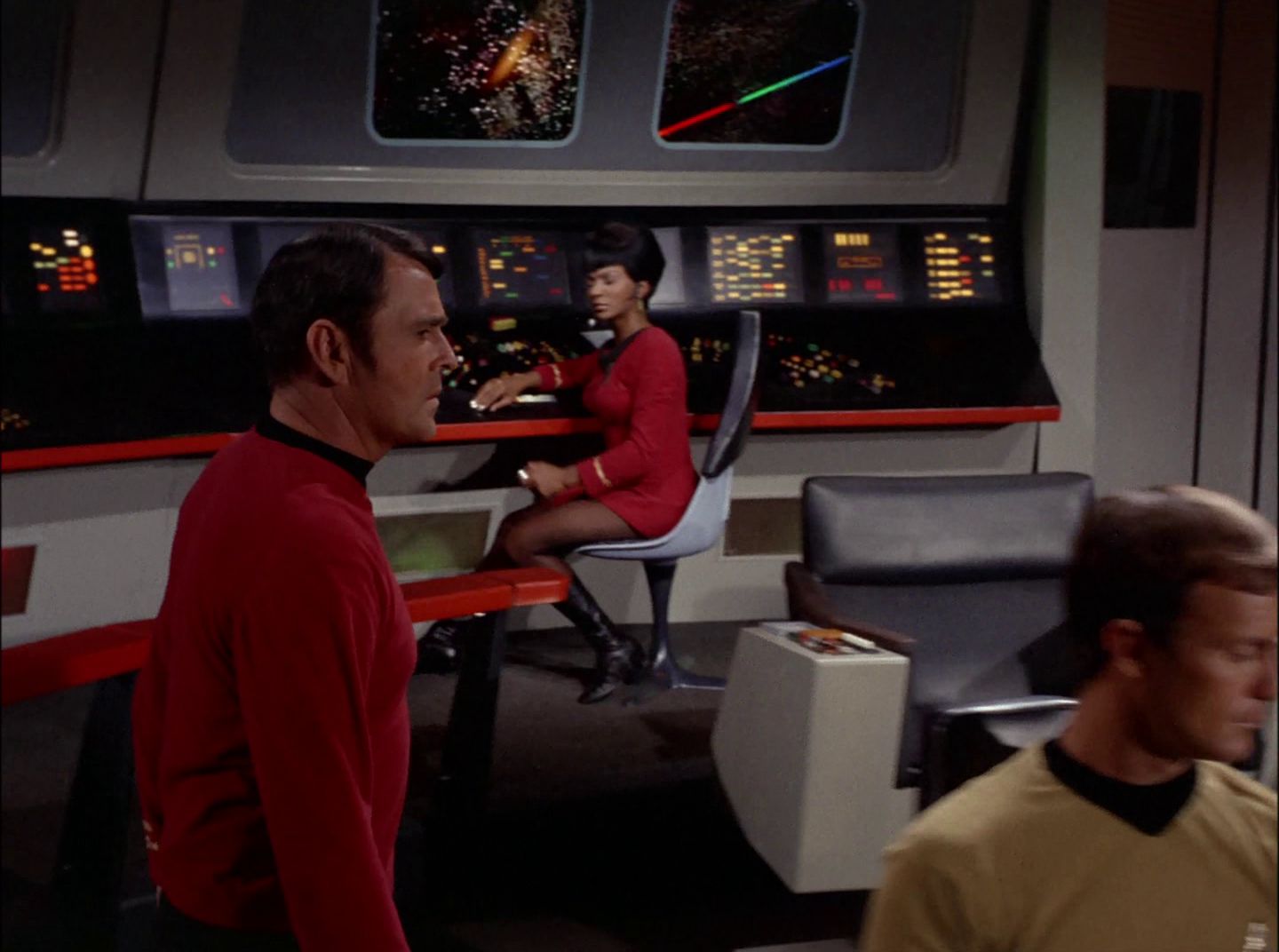 extant_StarTrek_2x11-FridaysChild_1313.jpg