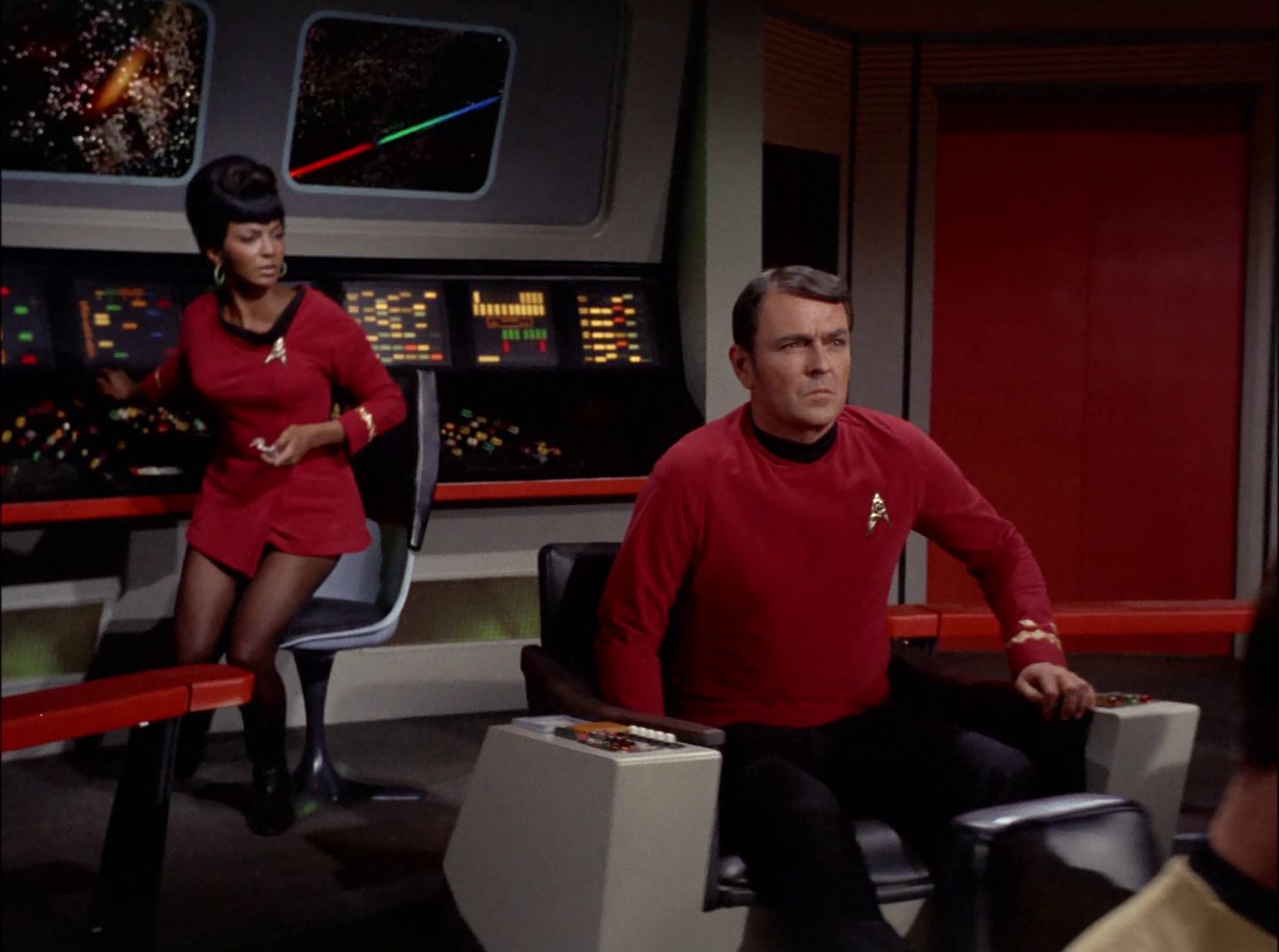 extant_StarTrek_2x11-FridaysChild_1330.jpg