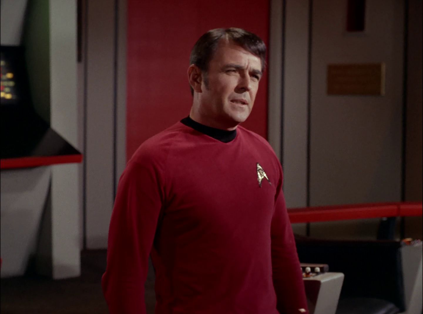 extant_StarTrek_2x11-FridaysChild_1396.jpg