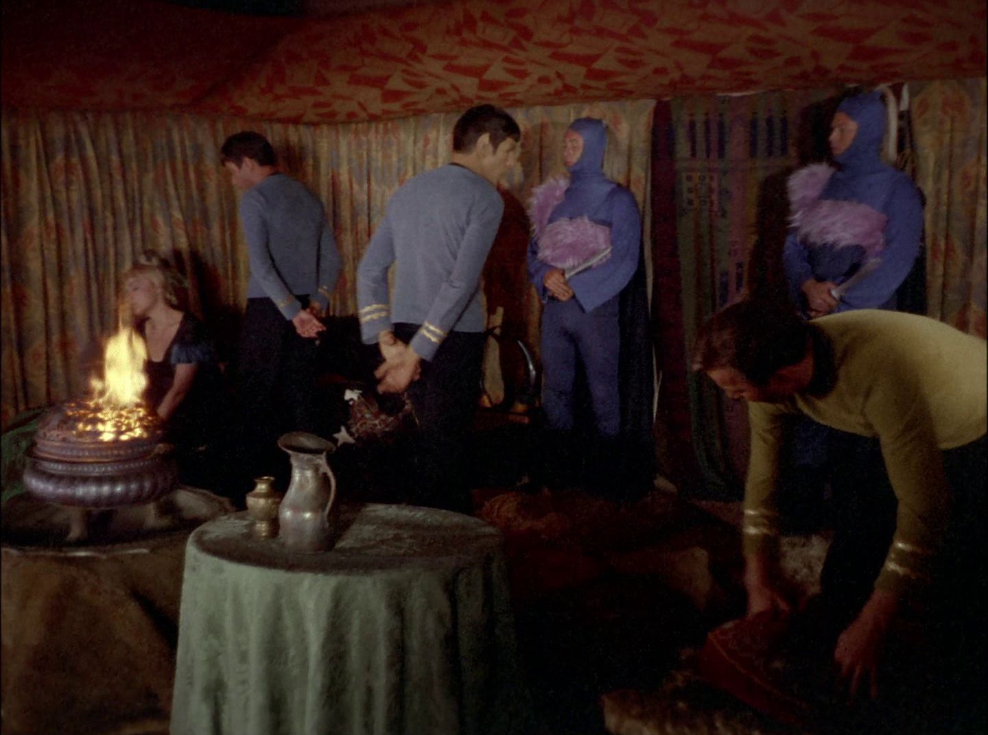 extant_StarTrek_2x11-FridaysChild_1471.jpg