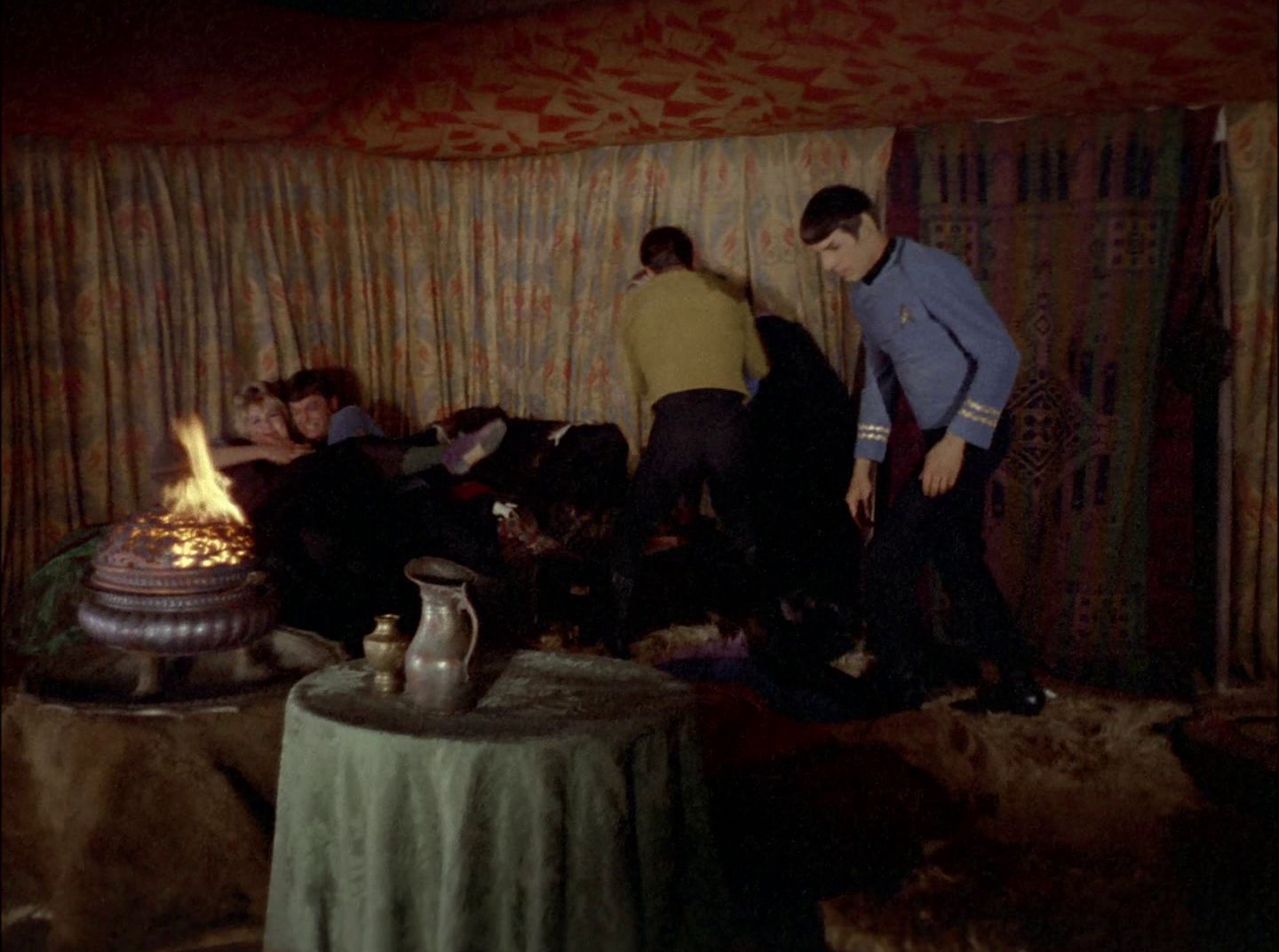 extant_StarTrek_2x11-FridaysChild_1481.jpg