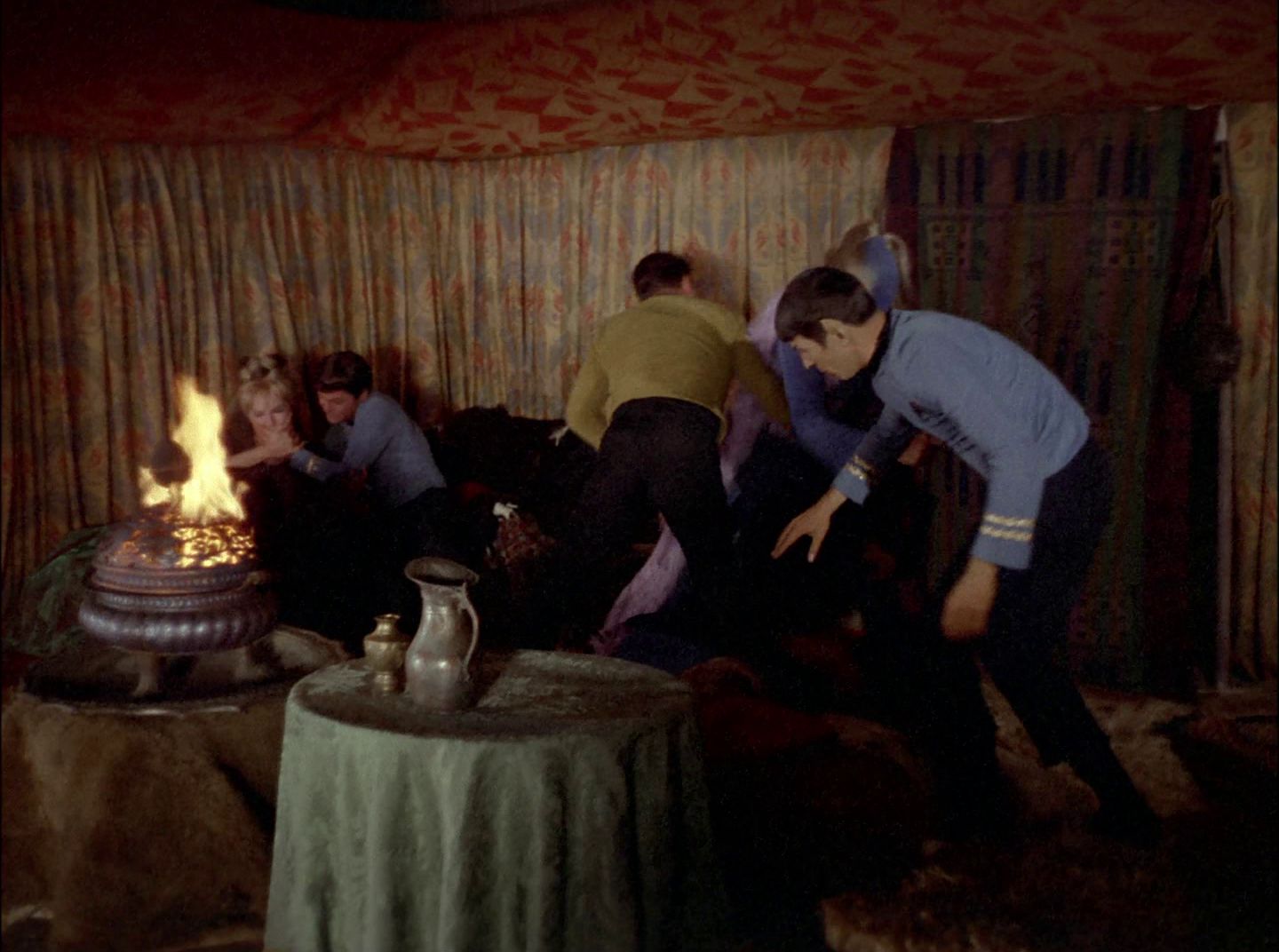 extant_StarTrek_2x11-FridaysChild_1483.jpg