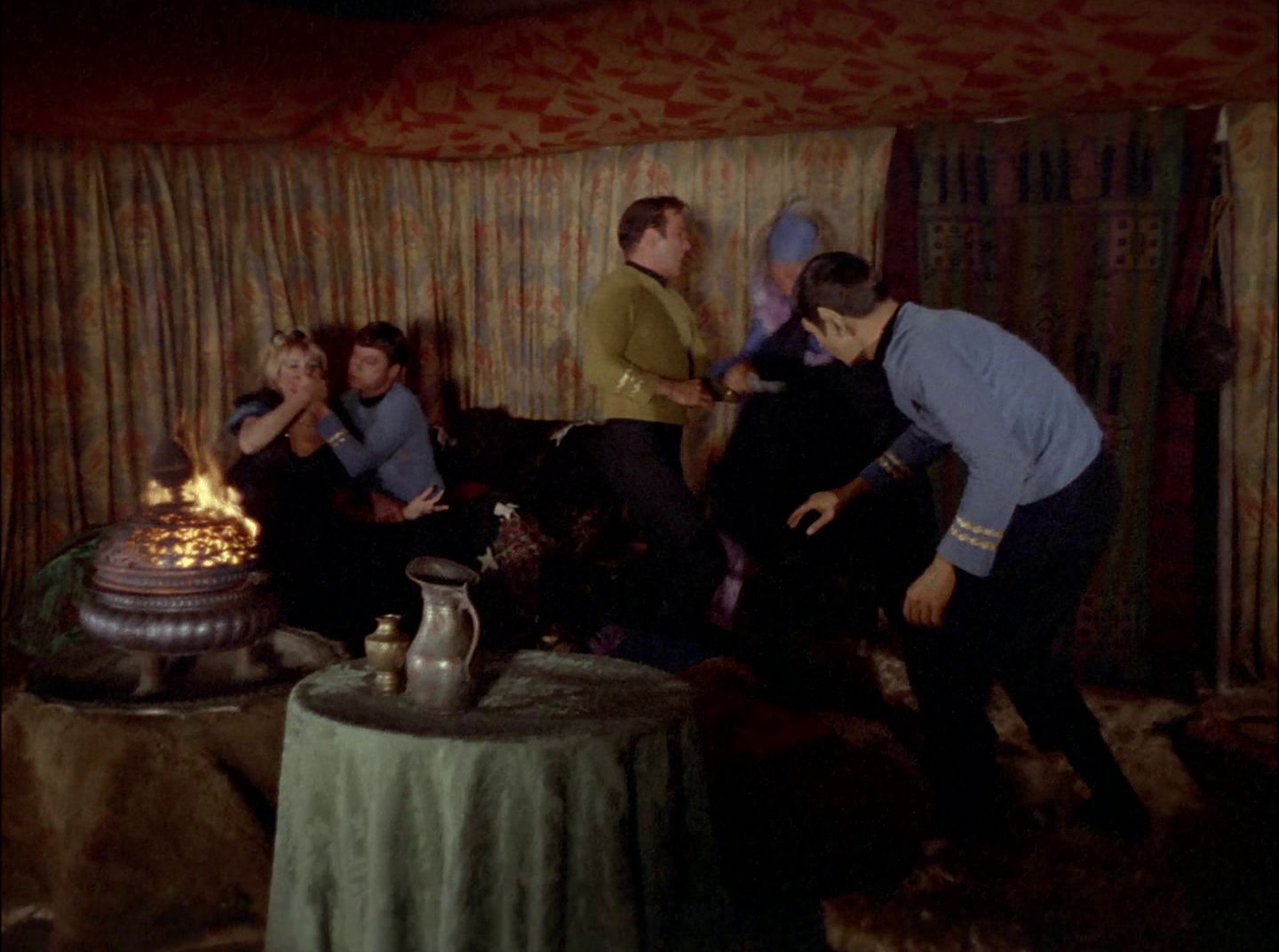 extant_StarTrek_2x11-FridaysChild_1484.jpg