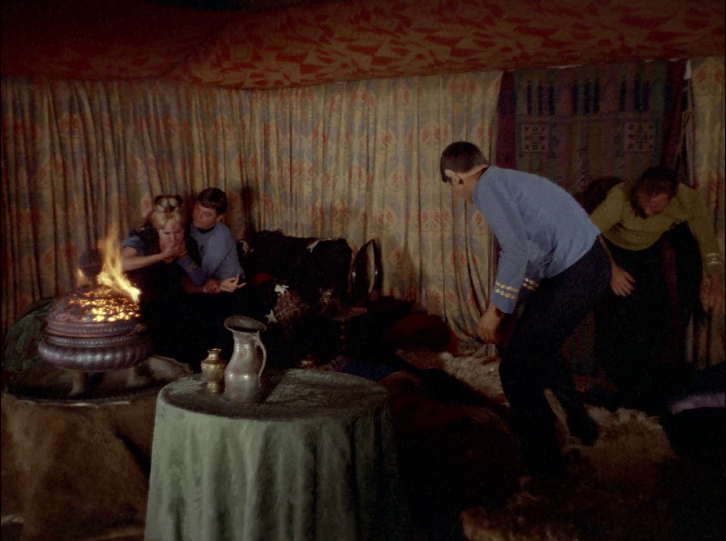 extant_StarTrek_2x11-FridaysChild_1487.jpg