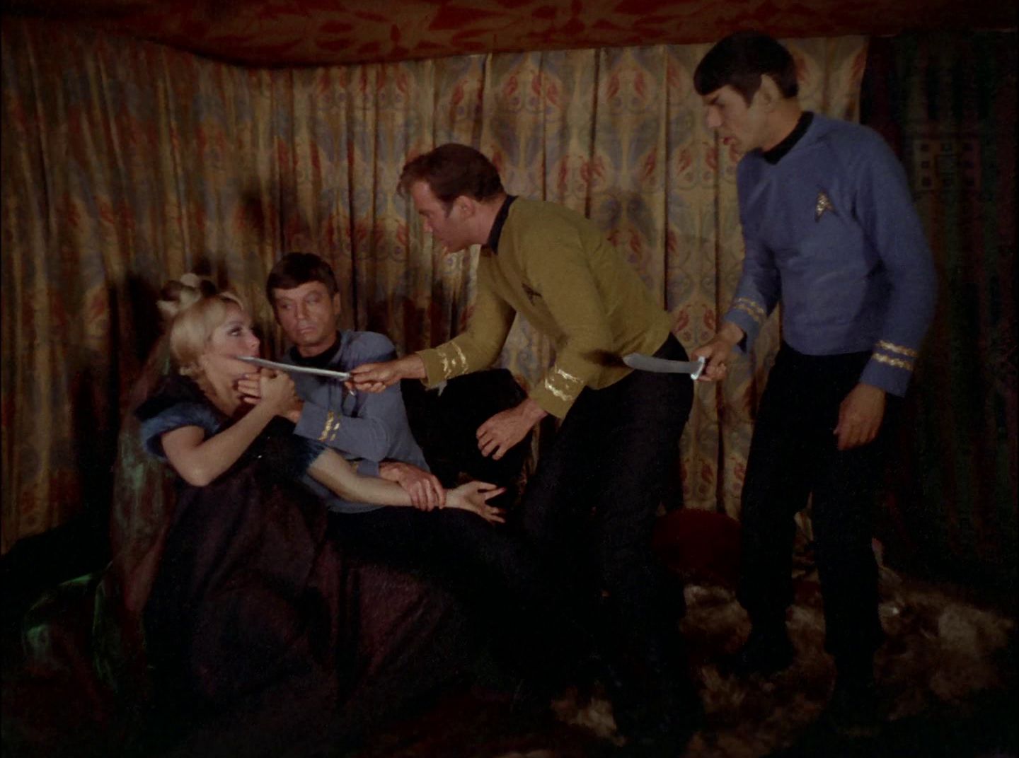 extant_StarTrek_2x11-FridaysChild_1503.jpg