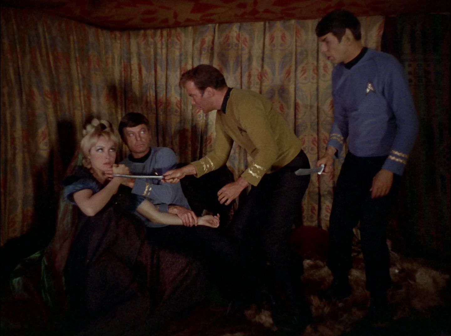 extant_StarTrek_2x11-FridaysChild_1507.jpg