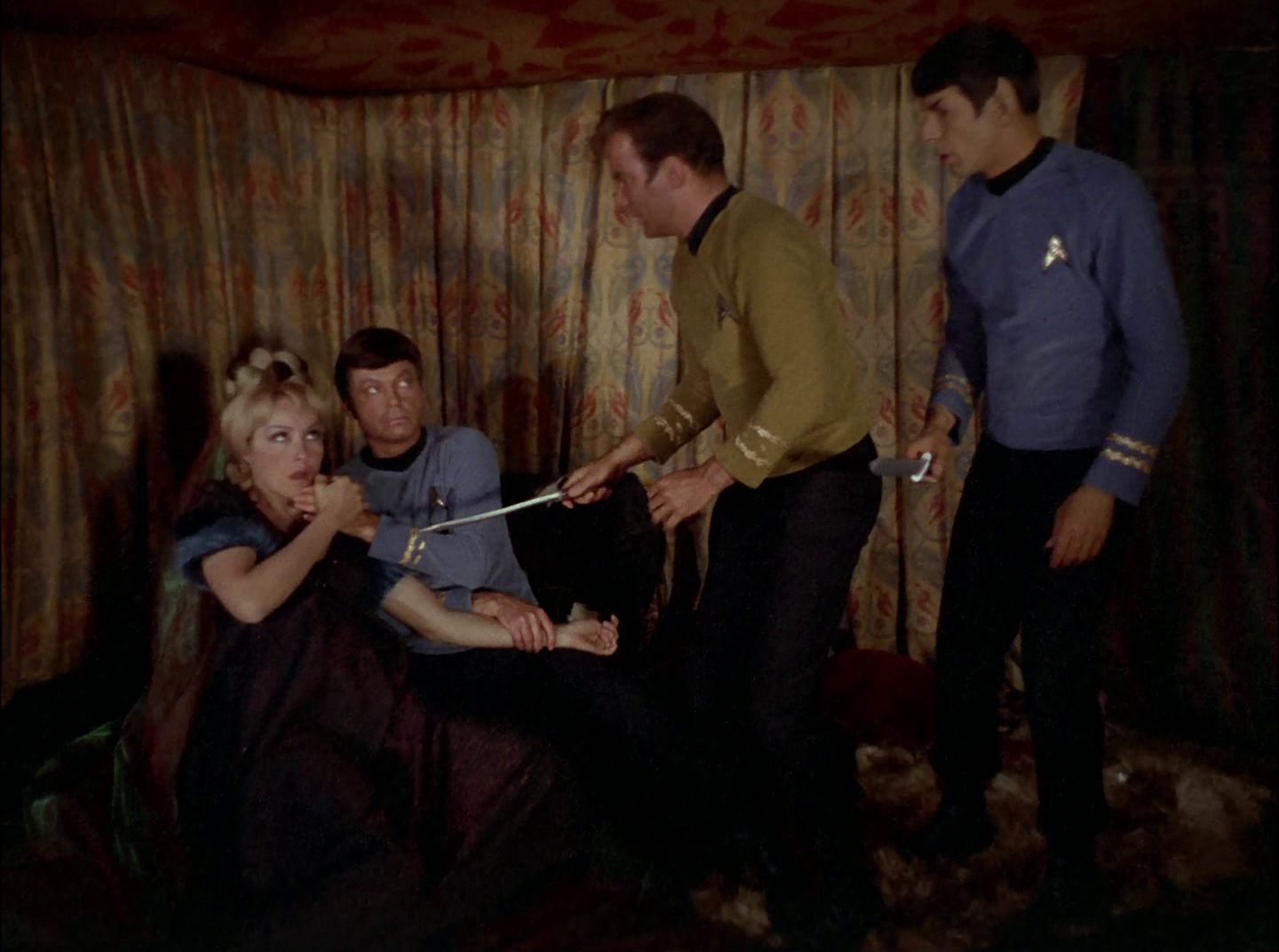 extant_StarTrek_2x11-FridaysChild_1509.jpg